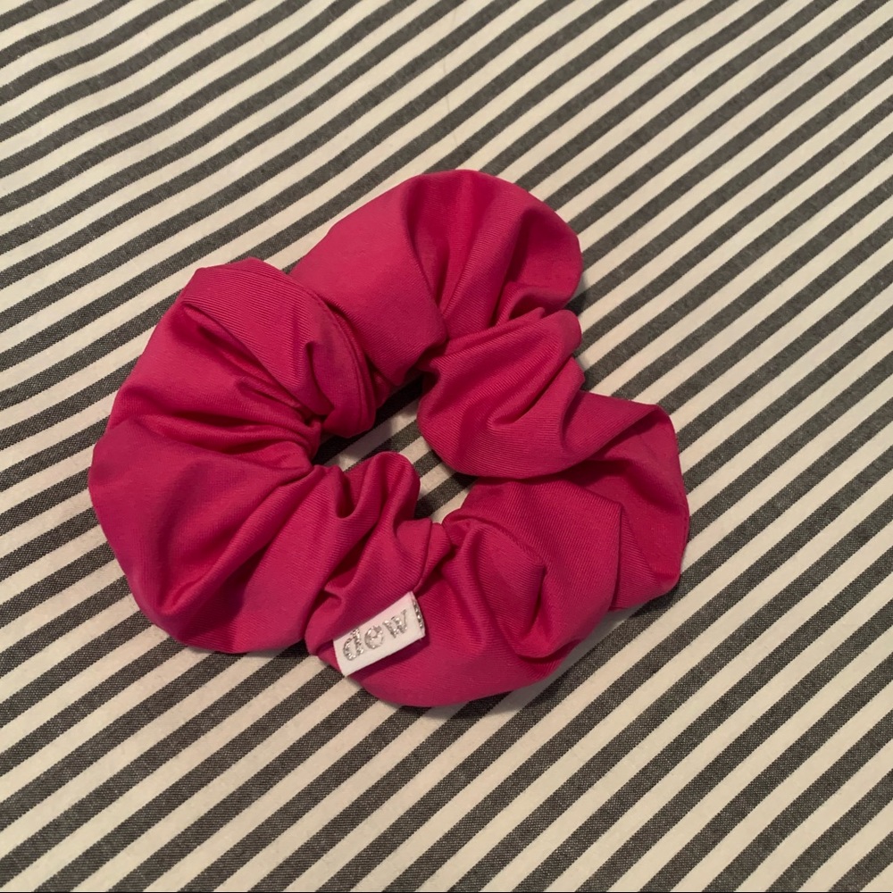 Dew Edit Scrunchie 💕